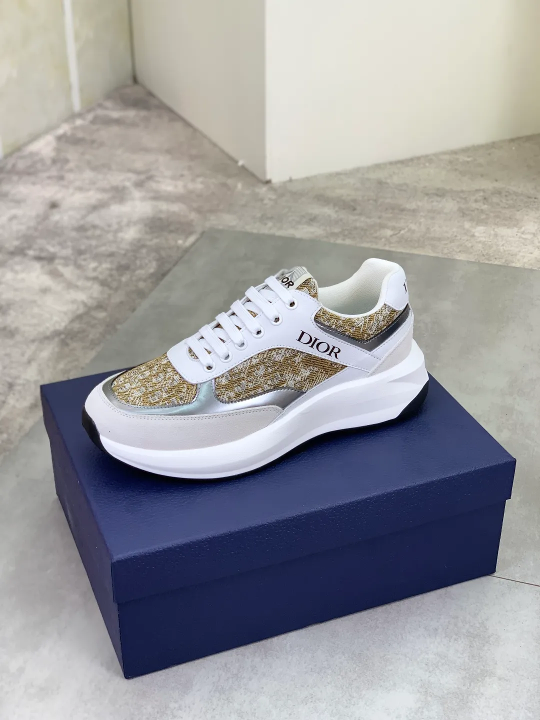 Men's Men's Shoes💰P420💰[New Style]🆘[Dior] 2025 Dior Original Lace-up Low-top Men's Shoes Classic casual shoes🔥This model is the official flagship model, with high quality and made by famous original designers. It is made of high-quality cowhide with original materials➕comfortable and breathable mesh lining➕pigskin insole. The perfect last shape and generous and fashionable design have attracted many consumers. Suitable for drivers to drive🚗. What you want is the best quality in the market. Color 4️⃣Code number: 38--44 (45 customized)
